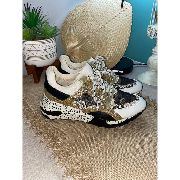 Steve Madden size 8M Women’s Snake Print Glitter Fun Sneakers GUC - Picture 1 of 9